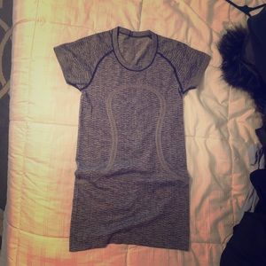 Lululemon Swiftly Tech short sleeve crew size 4